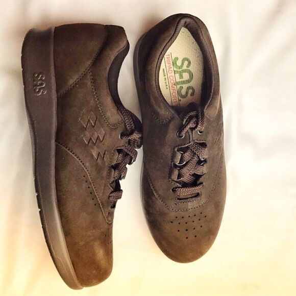 SAS COMFORT SHOES. SIZE IS 5 WIDE. NEW - Picture 2 of 8